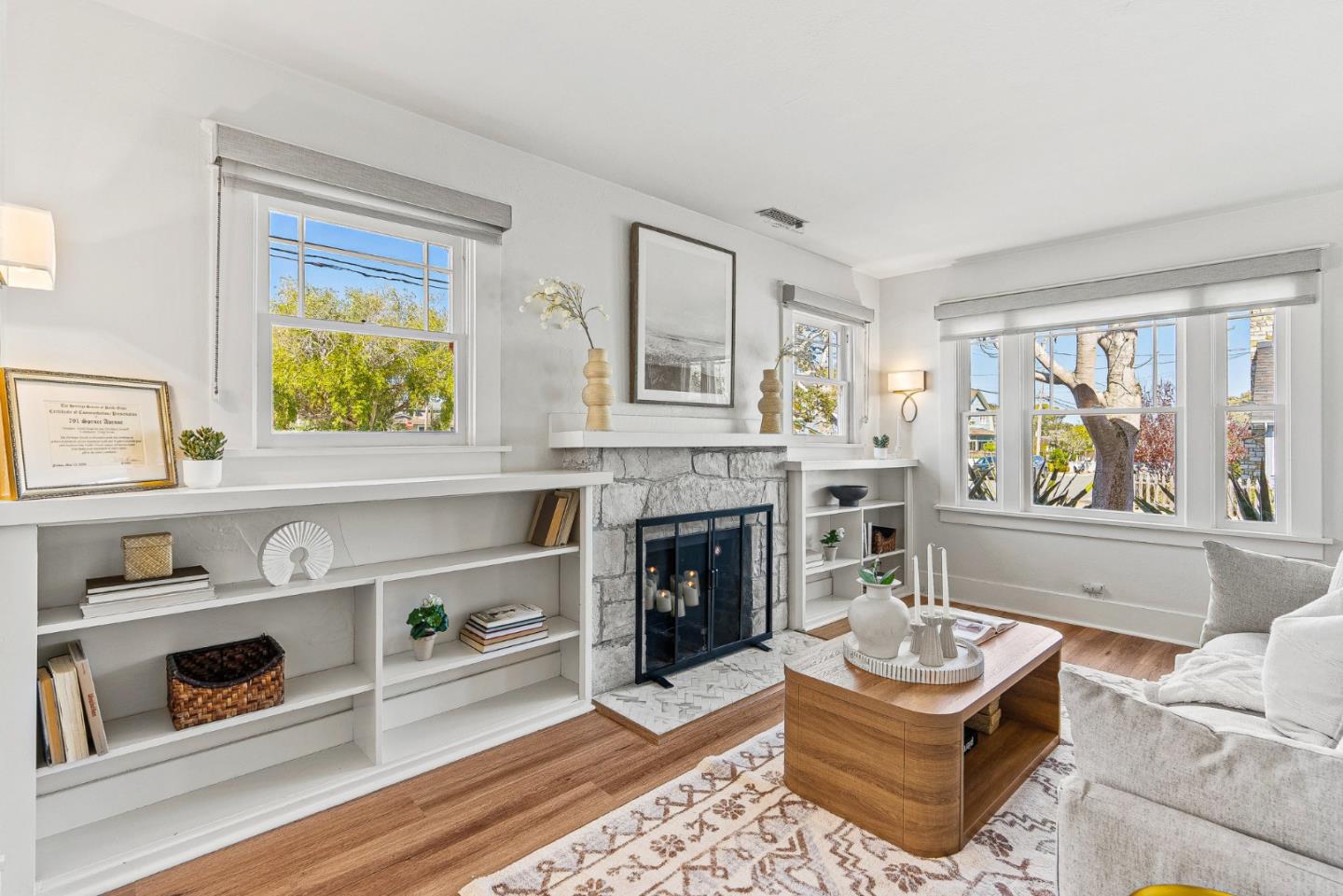 Detail Gallery Image 4 of 31 For 791 Spruce Ave, Pacific Grove,  CA 93950 - 4 Beds | 2 Baths