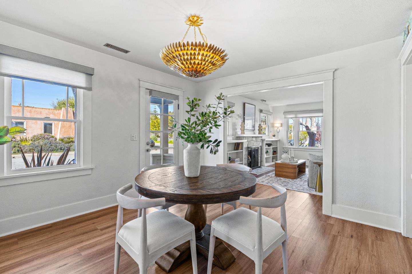 Detail Gallery Image 8 of 31 For 791 Spruce Ave, Pacific Grove,  CA 93950 - 4 Beds | 2 Baths