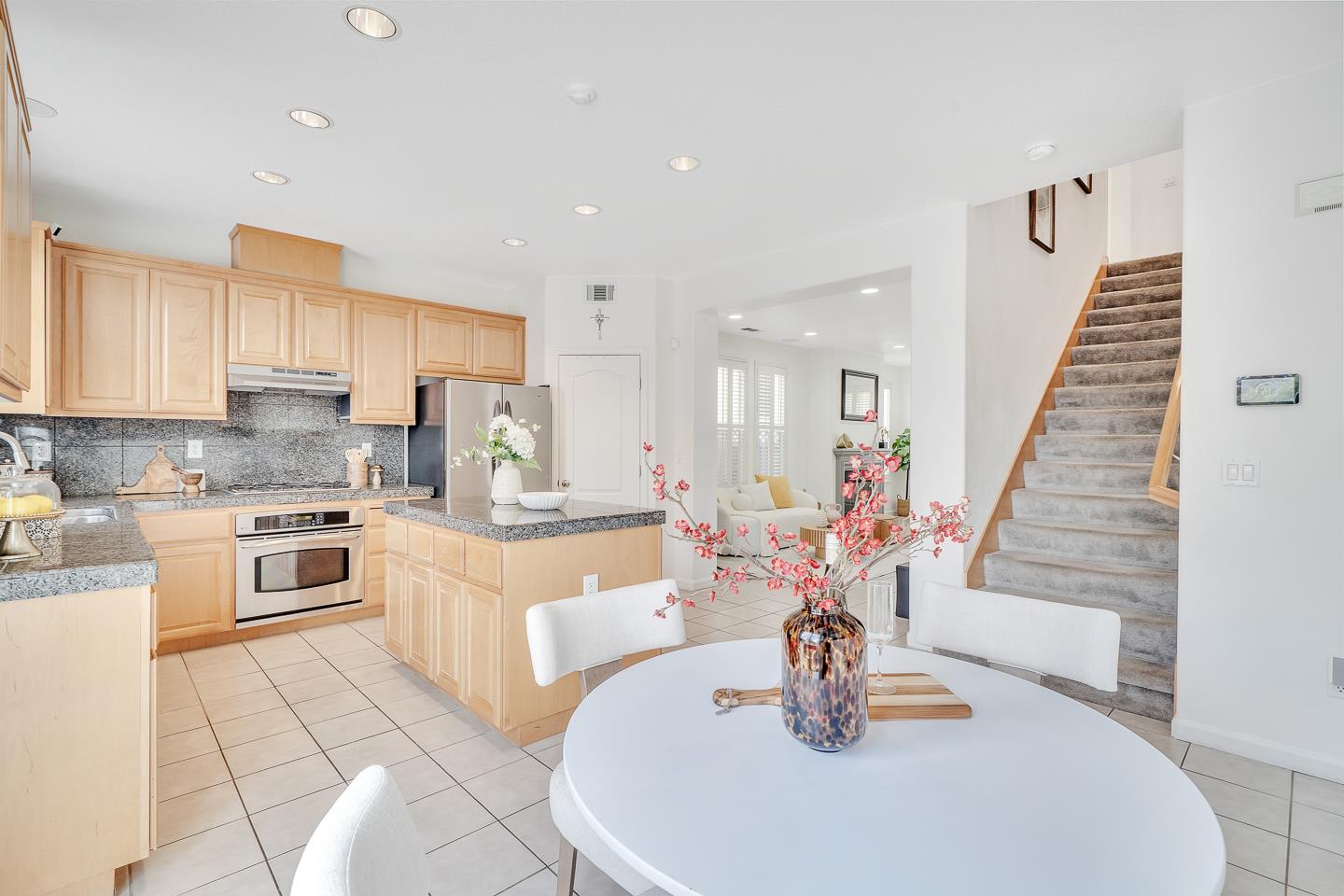 Detail Gallery Image 10 of 39 For 1070 Bramblewood Ln, San Jose,  CA 95131 - 5 Beds | 4 Baths