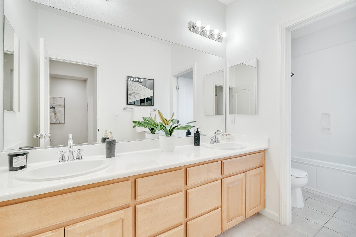 Detail Gallery Image 27 of 39 For 1070 Bramblewood Ln, San Jose,  CA 95131 - 5 Beds | 4 Baths