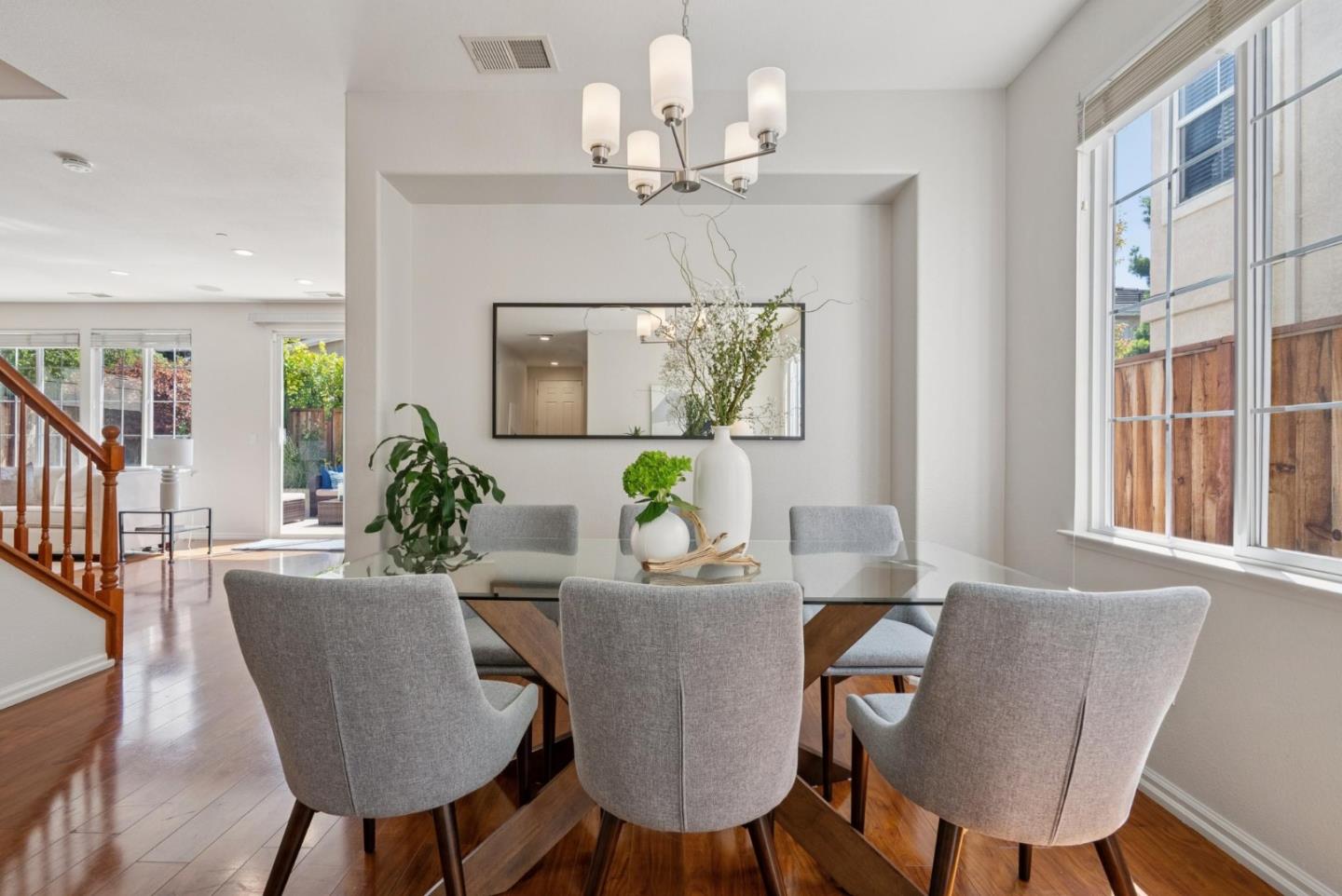 Detail Gallery Image 11 of 54 For 126 Bellflower Ln, Union City,  CA 94587 - 5 Beds | 3 Baths