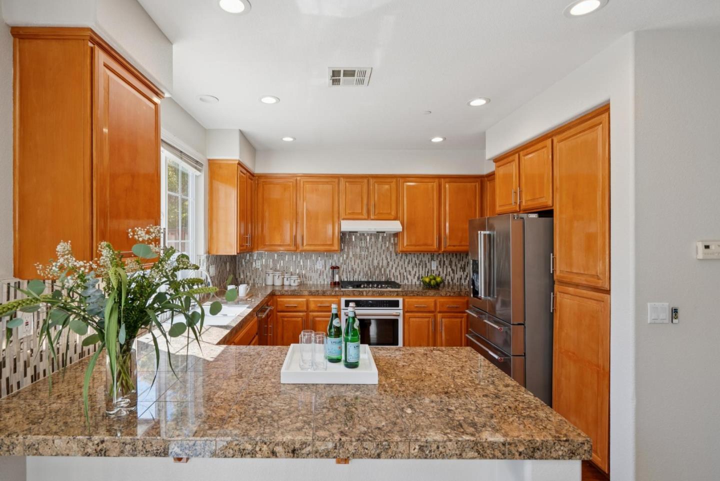 Detail Gallery Image 12 of 54 For 126 Bellflower Ln, Union City,  CA 94587 - 5 Beds | 3 Baths