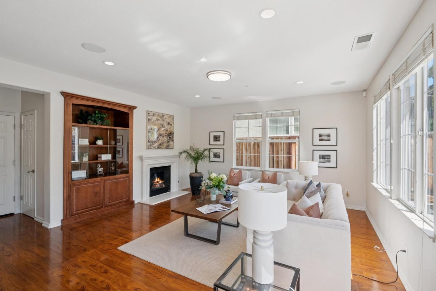 Detail Gallery Image 18 of 54 For 126 Bellflower Ln, Union City,  CA 94587 - 5 Beds | 3 Baths