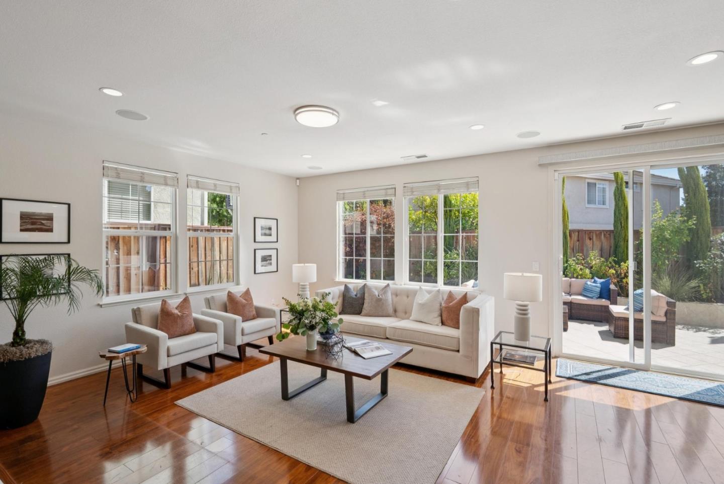 Detail Gallery Image 19 of 54 For 126 Bellflower Ln, Union City,  CA 94587 - 5 Beds | 3 Baths