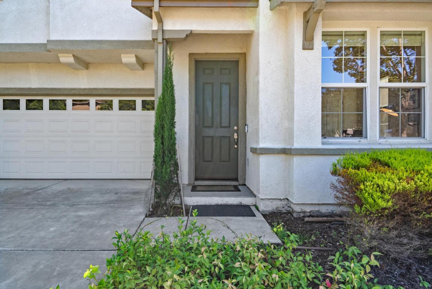 Detail Gallery Image 4 of 54 For 126 Bellflower Ln, Union City,  CA 94587 - 5 Beds | 3 Baths