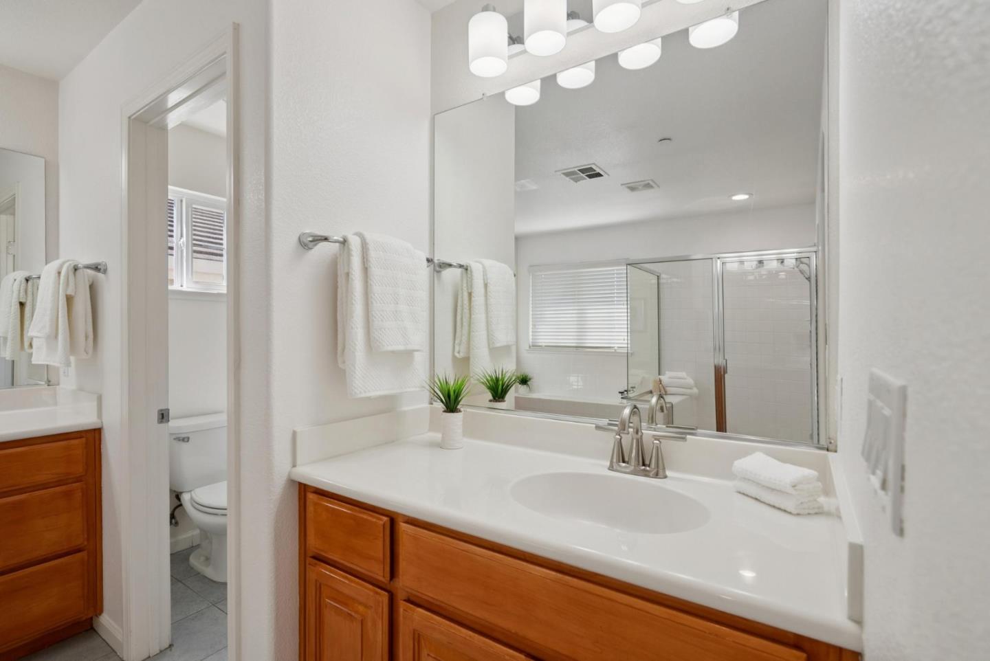 Detail Gallery Image 41 of 54 For 126 Bellflower Ln, Union City,  CA 94587 - 5 Beds | 3 Baths