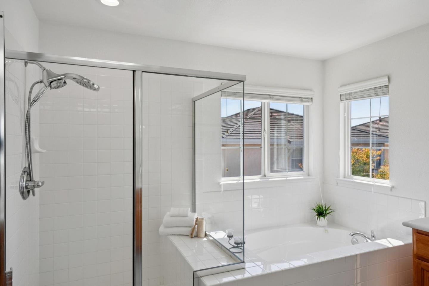 Detail Gallery Image 43 of 54 For 126 Bellflower Ln, Union City,  CA 94587 - 5 Beds | 3 Baths