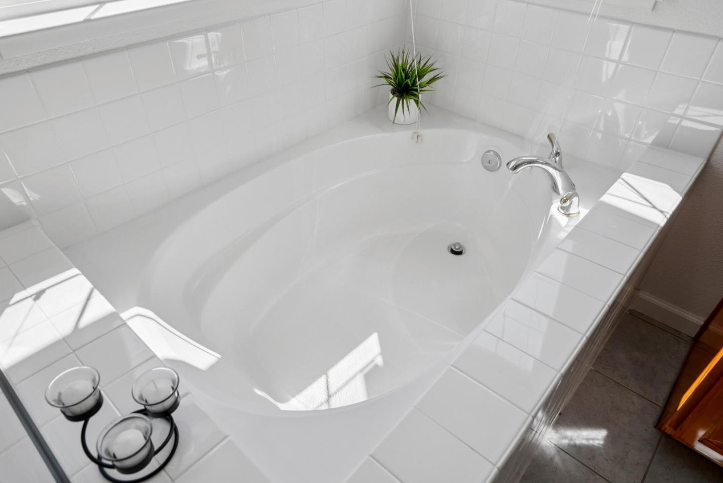 Detail Gallery Image 44 of 54 For 126 Bellflower Ln, Union City,  CA 94587 - 5 Beds | 3 Baths