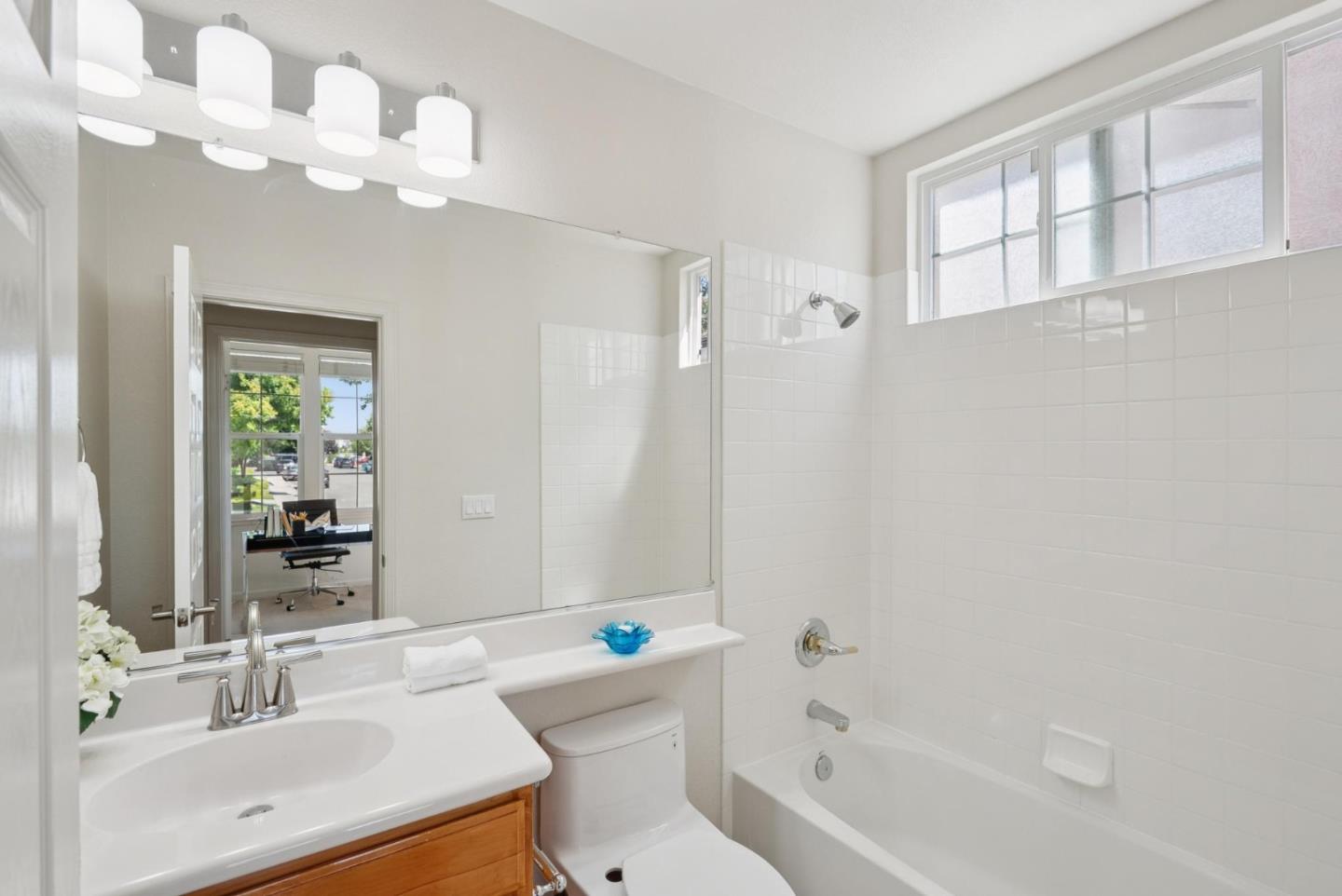 Detail Gallery Image 7 of 54 For 126 Bellflower Ln, Union City,  CA 94587 - 5 Beds | 3 Baths