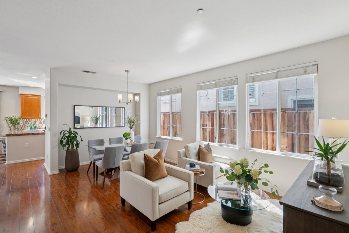 Detail Gallery Image 8 of 54 For 126 Bellflower Ln, Union City,  CA 94587 - 5 Beds | 3 Baths