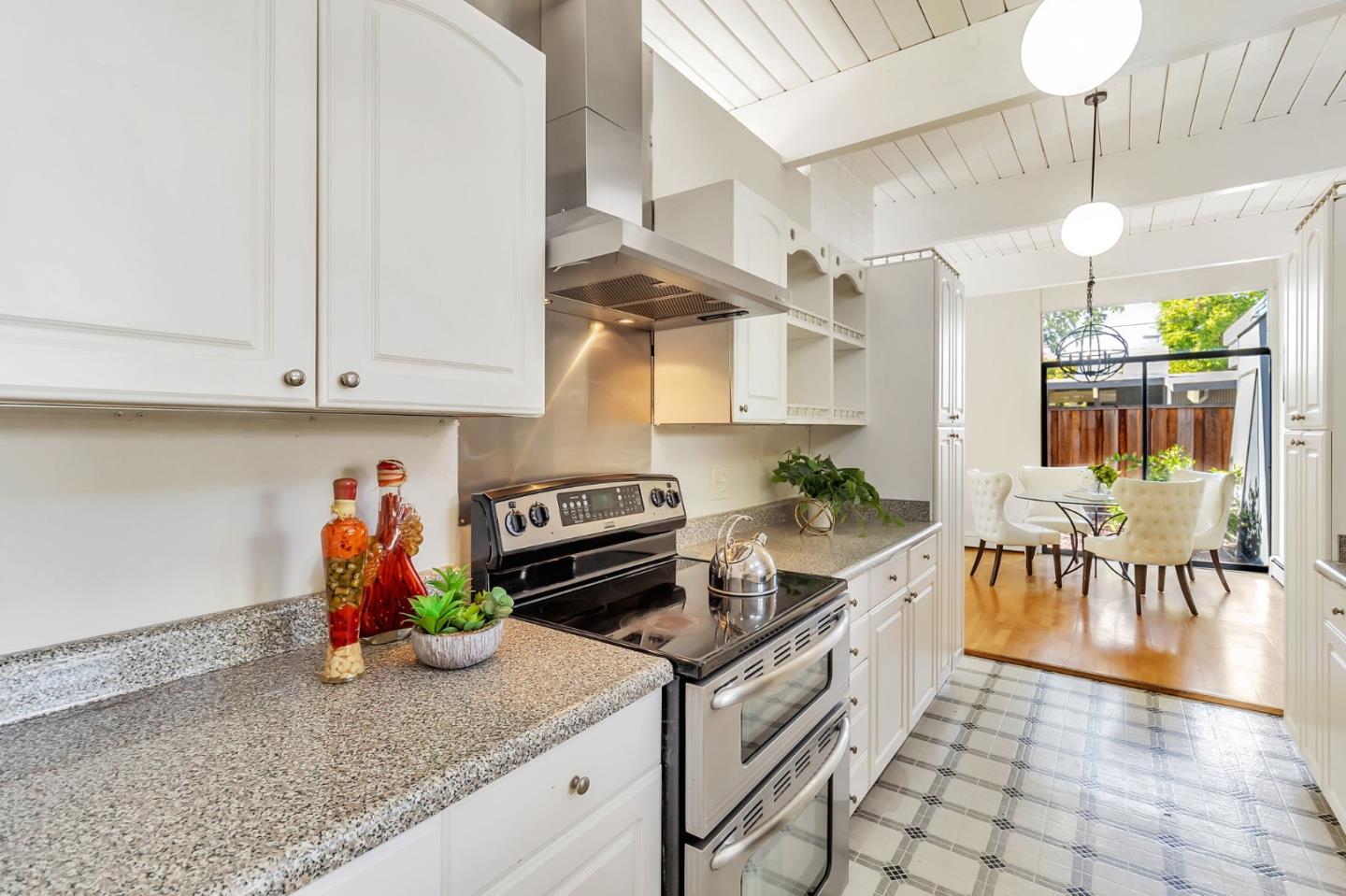 Detail Gallery Image 13 of 36 For 418 Ferne Ave, Palo Alto,  CA 94306 - 4 Beds | 2 Baths