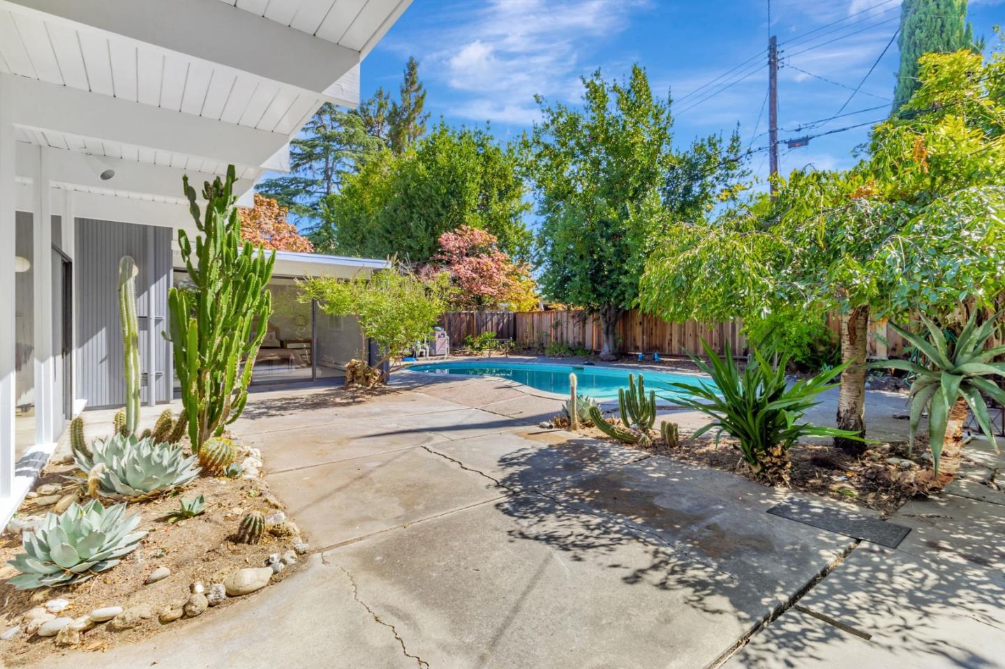 Detail Gallery Image 27 of 36 For 418 Ferne Ave, Palo Alto,  CA 94306 - 4 Beds | 2 Baths