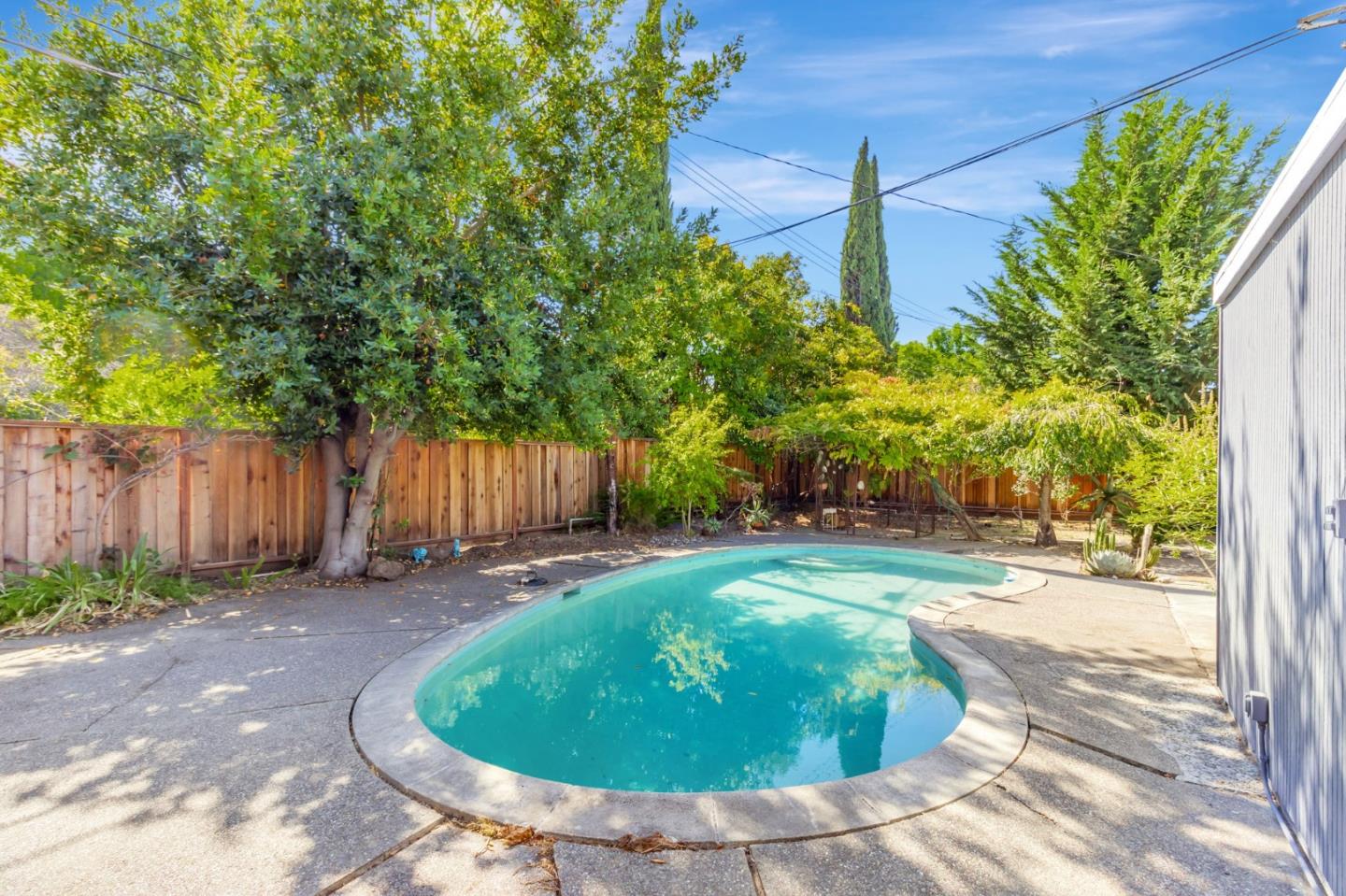 Detail Gallery Image 29 of 36 For 418 Ferne Ave, Palo Alto,  CA 94306 - 4 Beds | 2 Baths