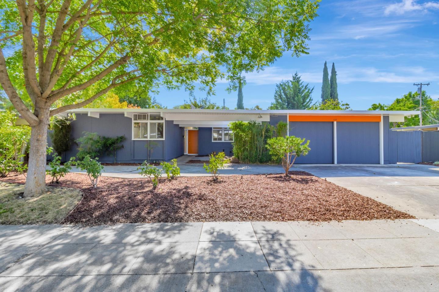 Detail Gallery Image 3 of 36 For 418 Ferne Ave, Palo Alto,  CA 94306 - 4 Beds | 2 Baths