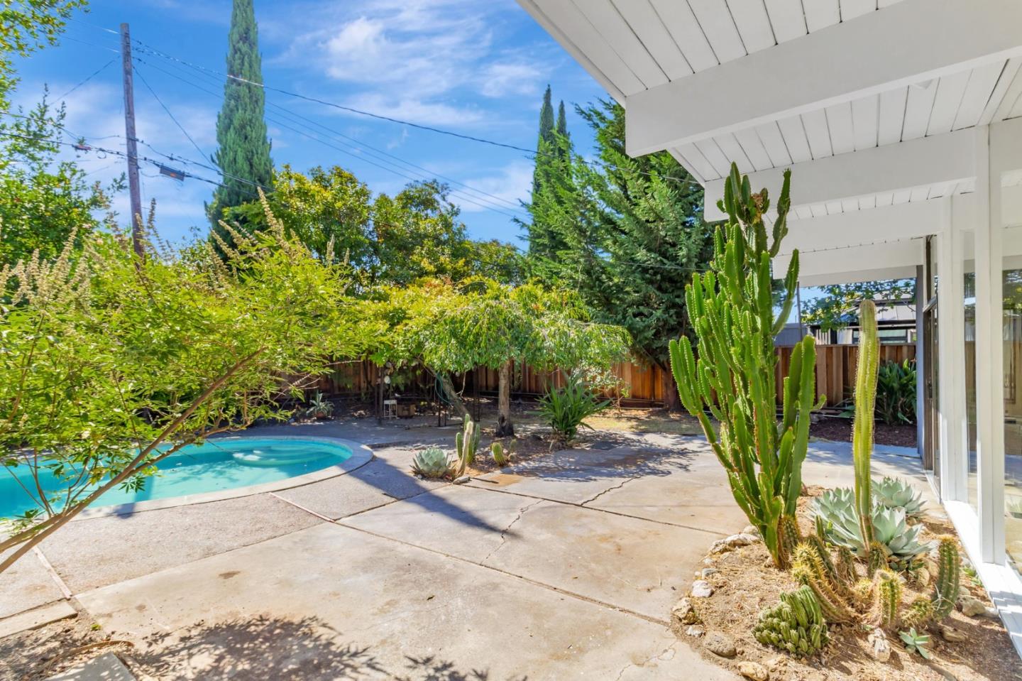 Detail Gallery Image 31 of 36 For 418 Ferne Ave, Palo Alto,  CA 94306 - 4 Beds | 2 Baths