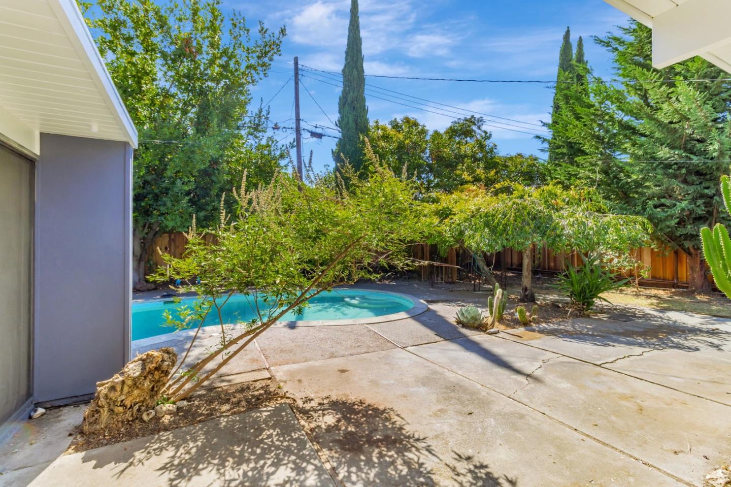 Detail Gallery Image 34 of 36 For 418 Ferne Ave, Palo Alto,  CA 94306 - 4 Beds | 2 Baths