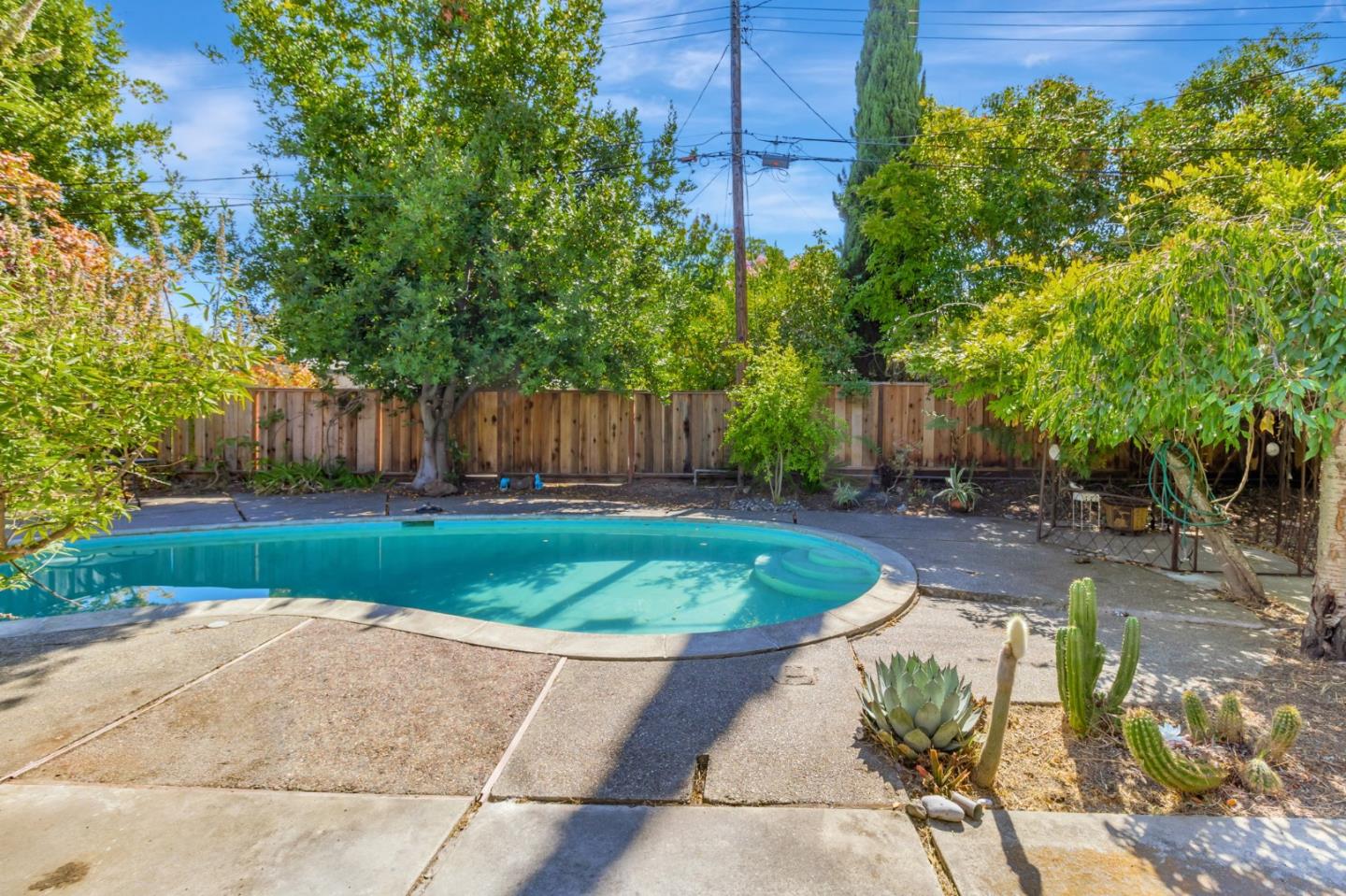 Detail Gallery Image 36 of 36 For 418 Ferne Ave, Palo Alto,  CA 94306 - 4 Beds | 2 Baths