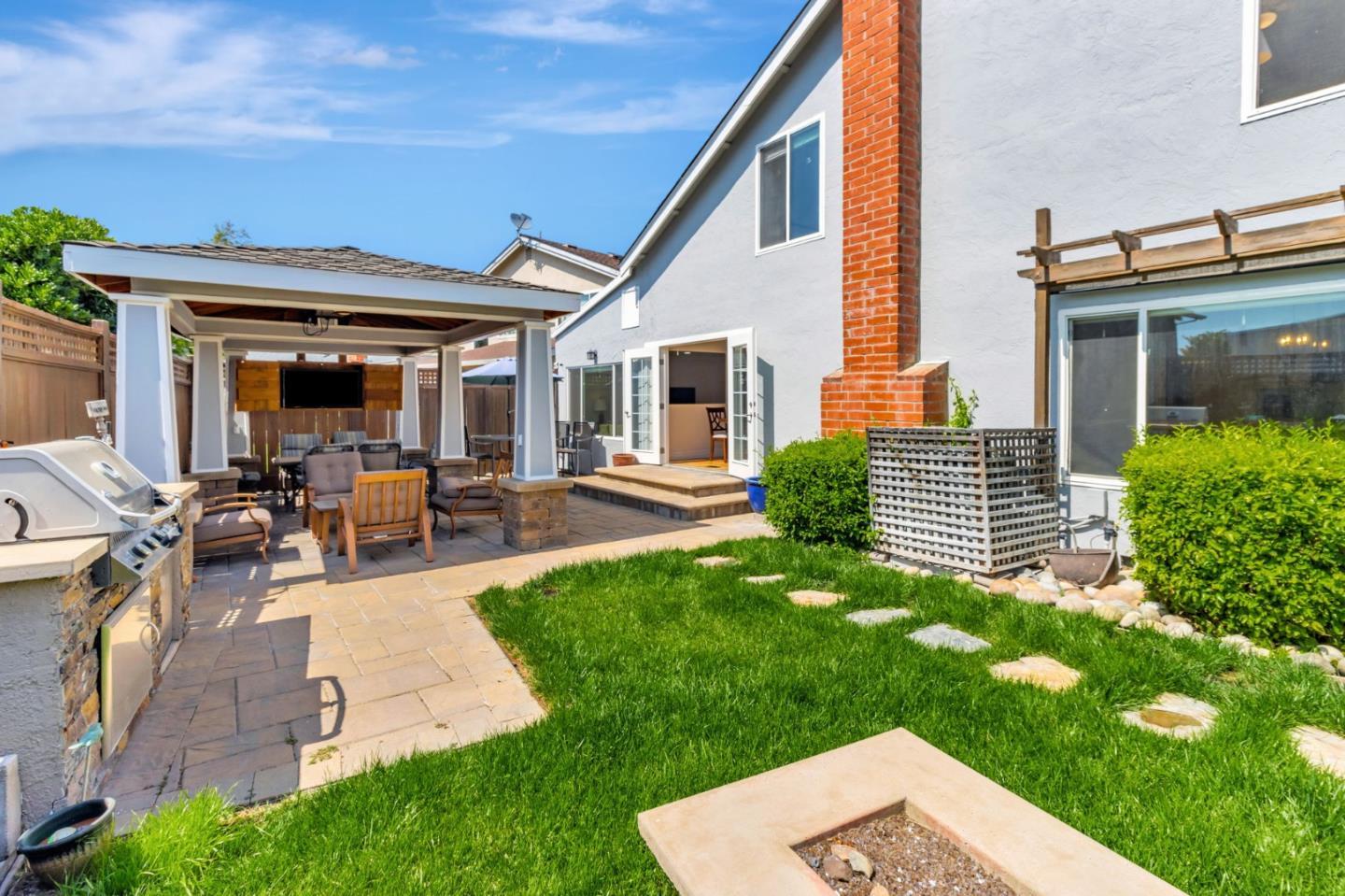 Detail Gallery Image 39 of 55 For 6273 Mountford Dr, San Jose,  CA 95123 - 5 Beds | 2/1 Baths