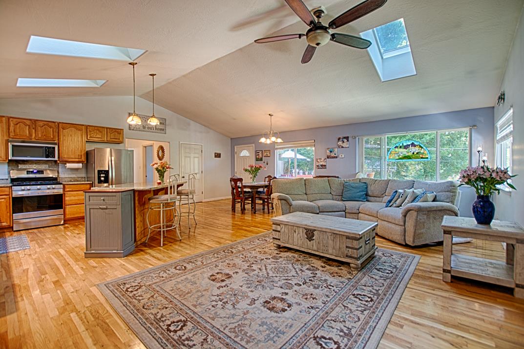 Detail Gallery Image 11 of 33 For 1151 Lakeside Dr, Felton,  CA 95018 - 2 Beds | 2 Baths