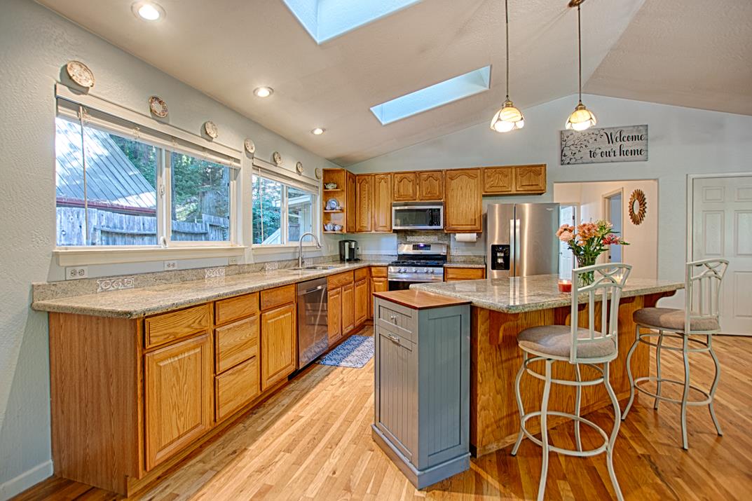 Detail Gallery Image 13 of 33 For 1151 Lakeside Dr, Felton,  CA 95018 - 2 Beds | 2 Baths