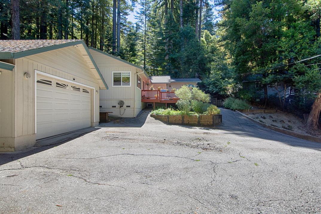 Detail Gallery Image 5 of 33 For 1151 Lakeside Dr, Felton,  CA 95018 - 2 Beds | 2 Baths