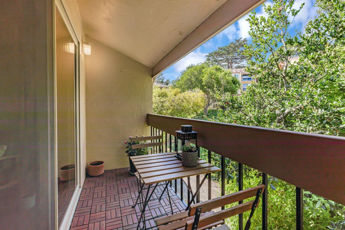 Detail Gallery Image 28 of 35 For 1210 Golden Oaks Ln, Monterey,  CA 93940 - 2 Beds | 2 Baths
