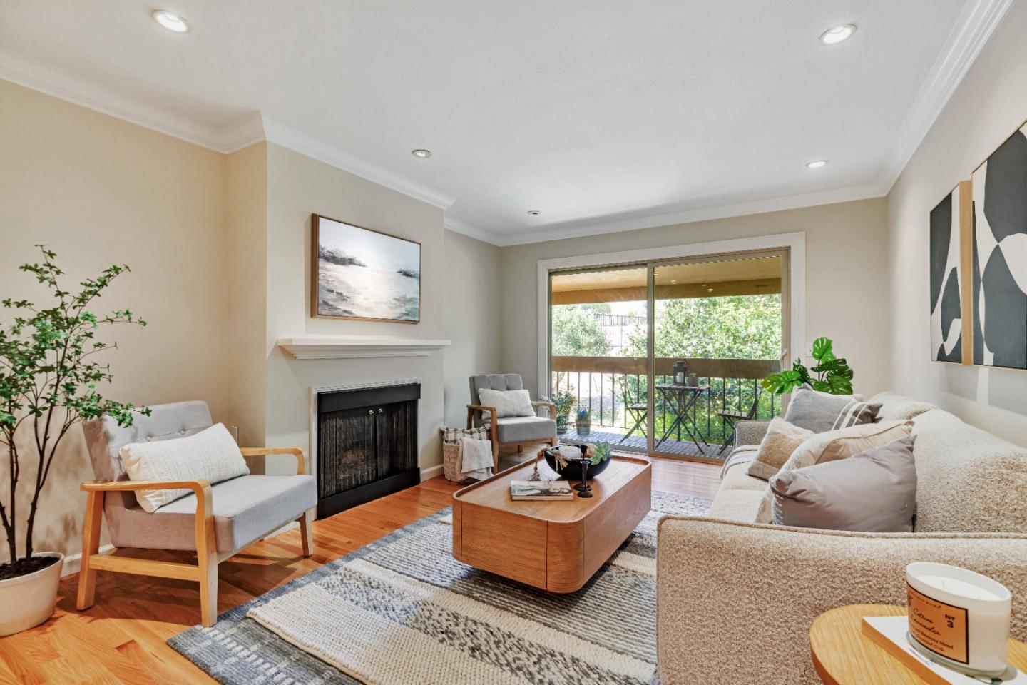 Detail Gallery Image 4 of 35 For 1210 Golden Oaks Ln, Monterey,  CA 93940 - 2 Beds | 2 Baths