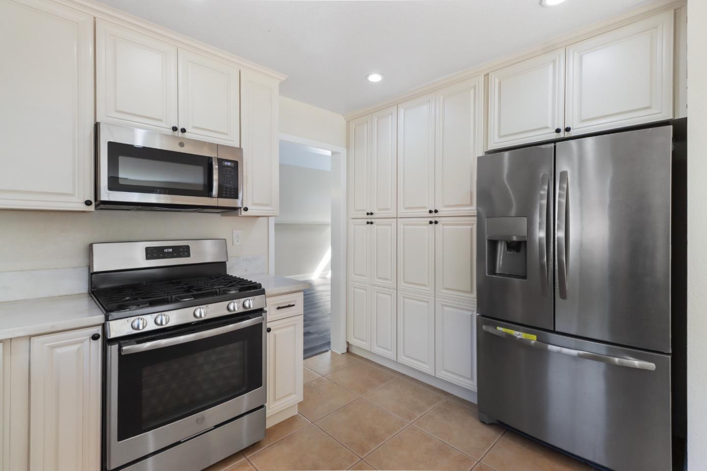 Detail Gallery Image 10 of 36 For 382 Sawtell Rd, Roseville,  CA 95678 - 4 Beds | 3 Baths