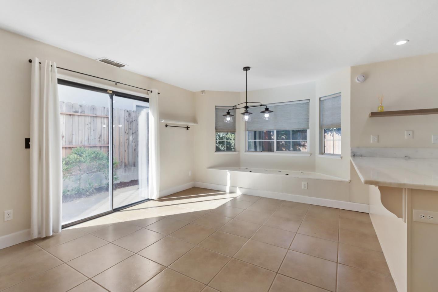 Detail Gallery Image 14 of 36 For 382 Sawtell Rd, Roseville,  CA 95678 - 4 Beds | 3 Baths