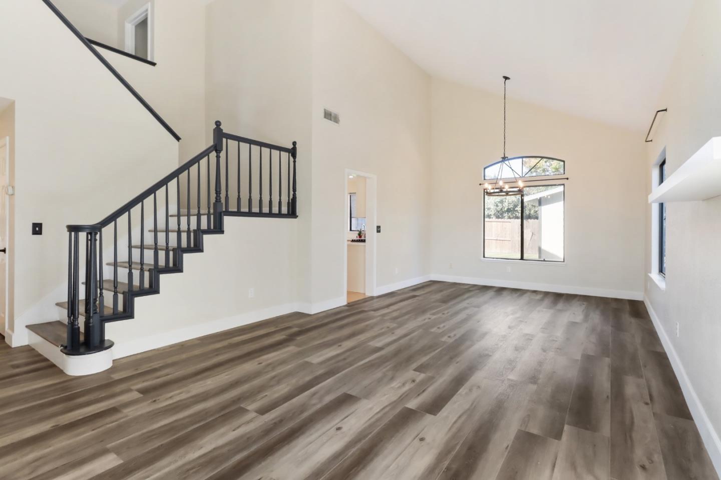 Detail Gallery Image 4 of 36 For 382 Sawtell Rd, Roseville,  CA 95678 - 4 Beds | 3 Baths