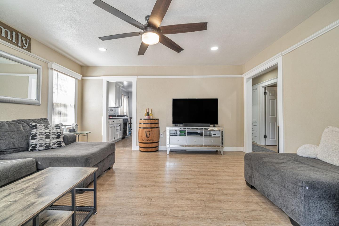 Detail Gallery Image 5 of 52 For 1561 Bessie Ave, Tracy,  CA 95376 - 3 Beds | 1 Baths