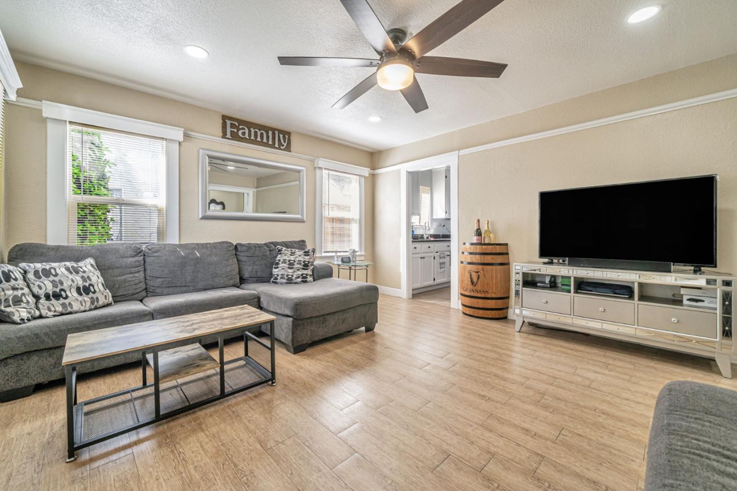 Detail Gallery Image 6 of 52 For 1561 Bessie Ave, Tracy,  CA 95376 - 3 Beds | 1 Baths