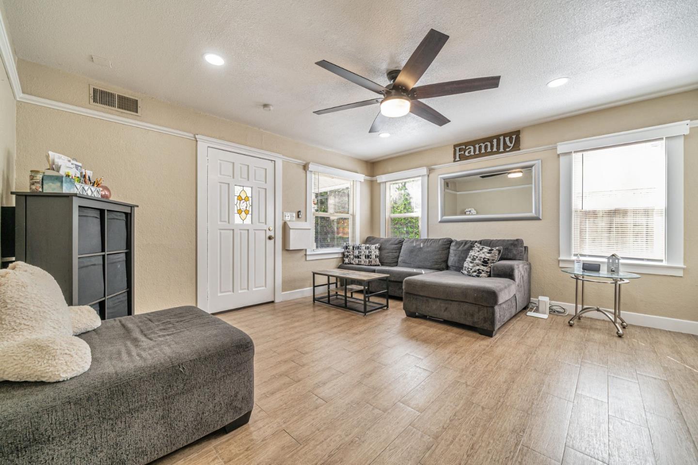 Detail Gallery Image 7 of 52 For 1561 Bessie Ave, Tracy,  CA 95376 - 3 Beds | 1 Baths