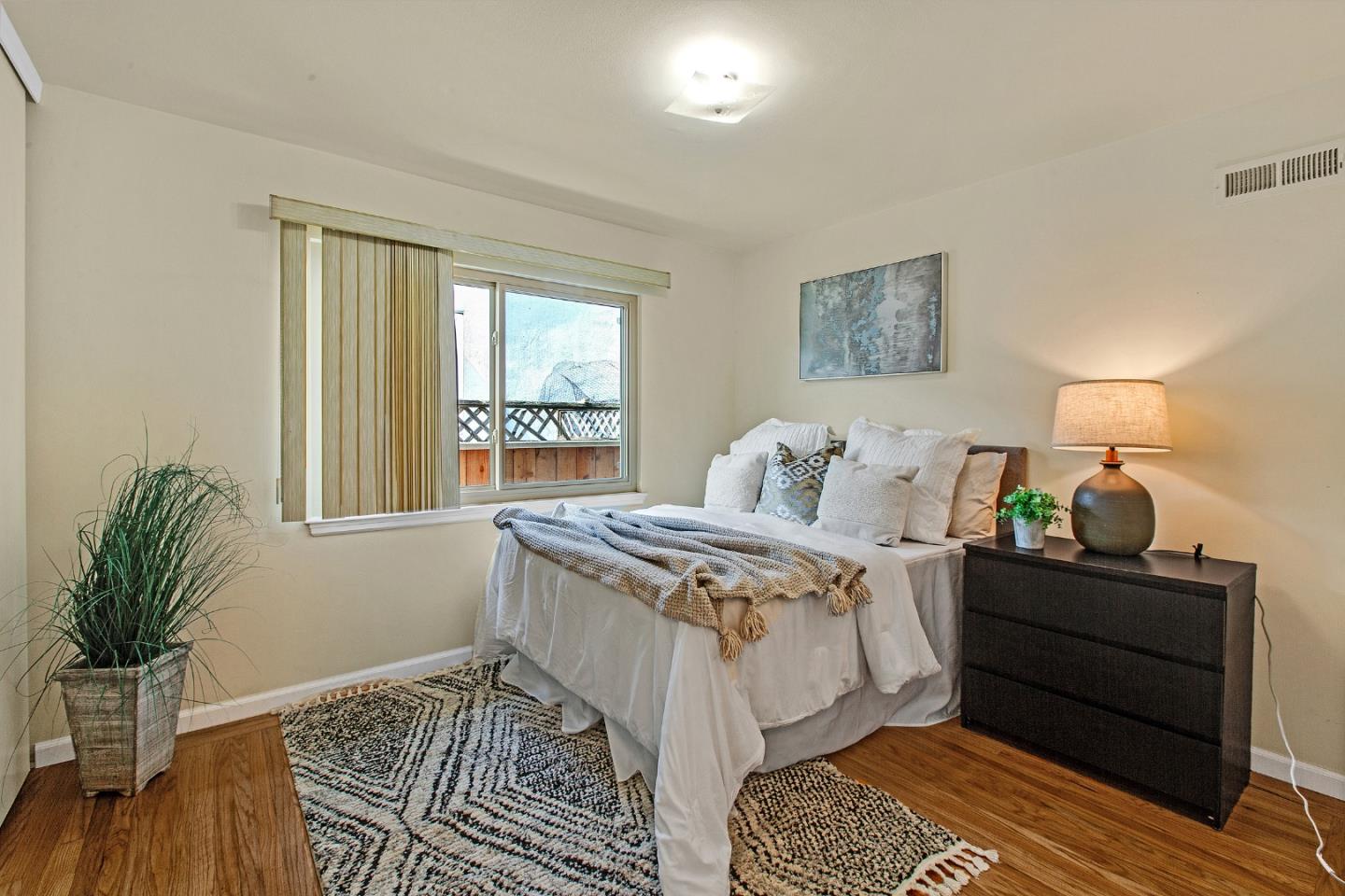Detail Gallery Image 12 of 19 For 517 Zita Dr, South San Francisco,  CA 94080 - 3 Beds | 2 Baths