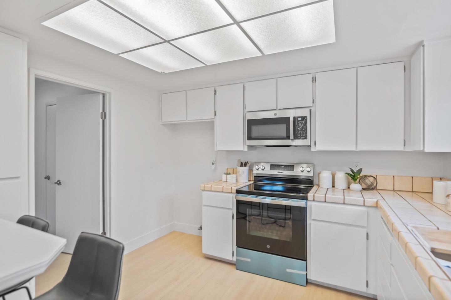 Detail Gallery Image 15 of 38 For 2616 Sierra Village Ct, San Jose,  CA 95132 - 2 Beds | 2/1 Baths