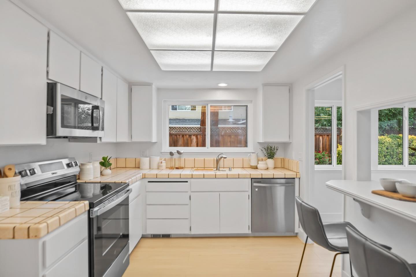 Detail Gallery Image 16 of 38 For 2616 Sierra Village Ct, San Jose,  CA 95132 - 2 Beds | 2/1 Baths