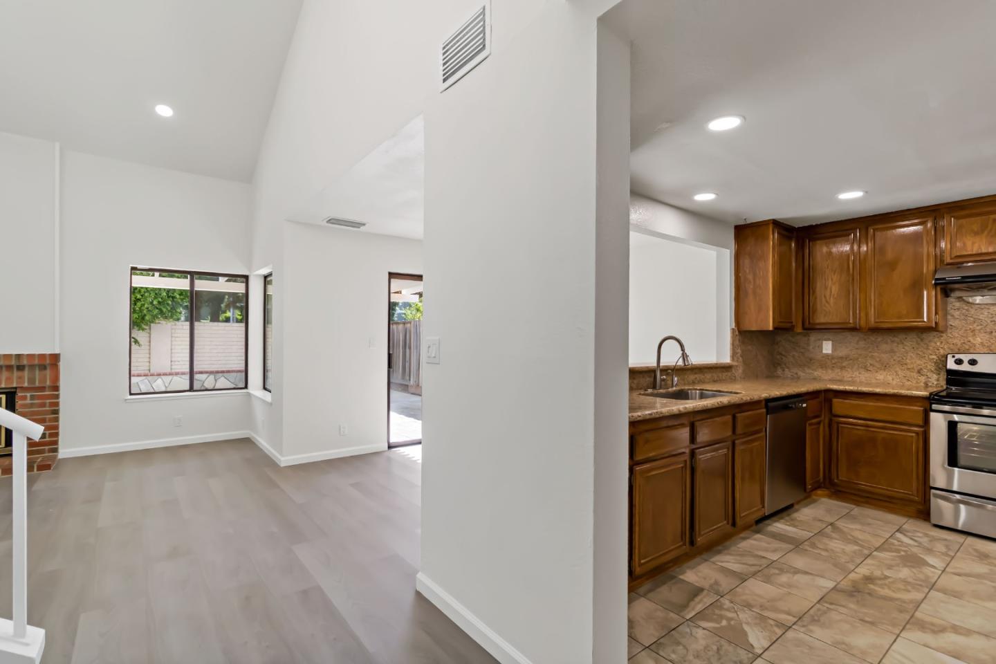 Detail Gallery Image 20 of 67 For 37993 Ponderosa Ter, Fremont,  CA 94536 - 3 Beds | 2/1 Baths