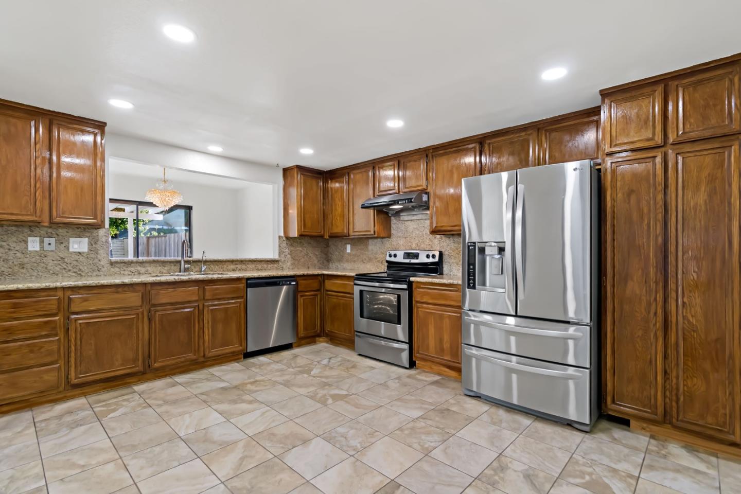 Detail Gallery Image 21 of 67 For 37993 Ponderosa Ter, Fremont,  CA 94536 - 3 Beds | 2/1 Baths