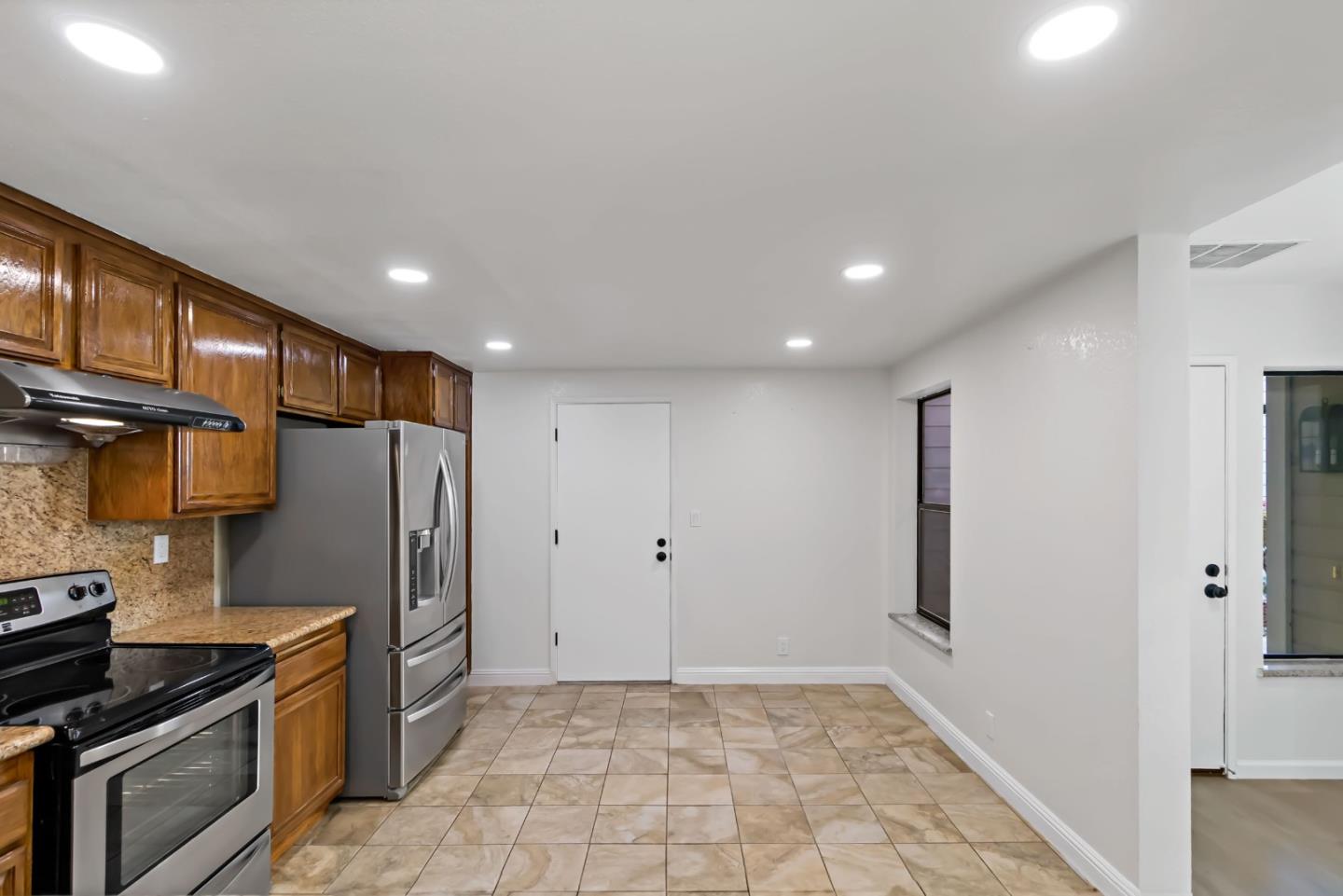 Detail Gallery Image 23 of 67 For 37993 Ponderosa Ter, Fremont,  CA 94536 - 3 Beds | 2/1 Baths