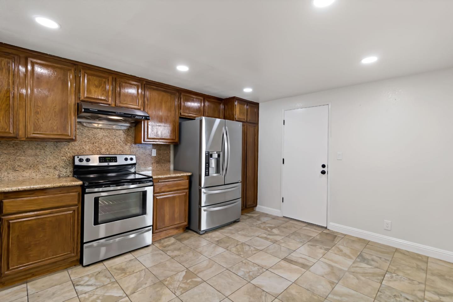 Detail Gallery Image 8 of 67 For 37993 Ponderosa Ter, Fremont,  CA 94536 - 3 Beds | 2/1 Baths