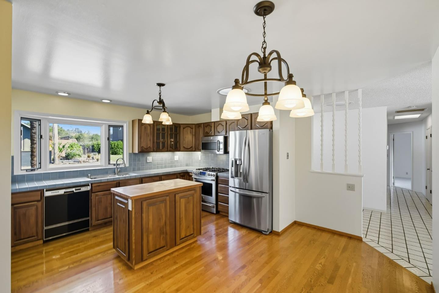 Detail Gallery Image 13 of 46 For 213 Waugh Ave, Santa Cruz,  CA 95065 - 3 Beds | 2 Baths