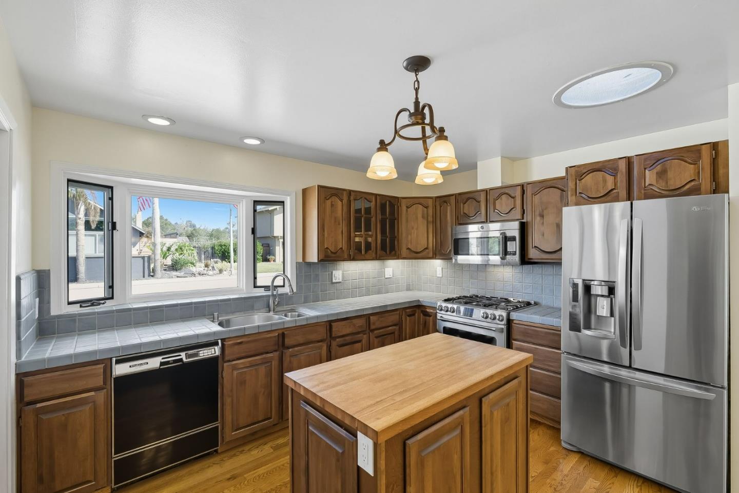 Detail Gallery Image 15 of 46 For 213 Waugh Ave, Santa Cruz,  CA 95065 - 3 Beds | 2 Baths