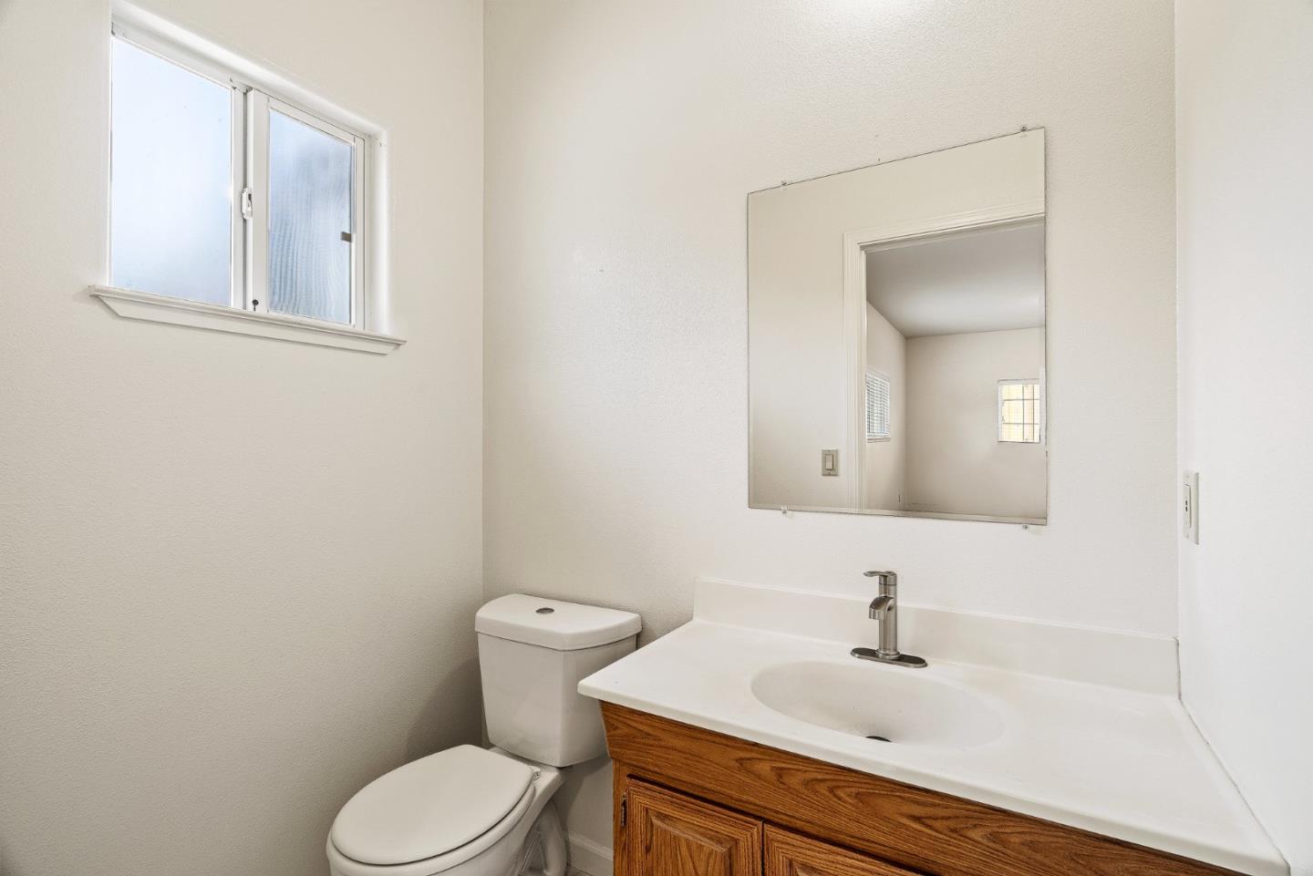 Detail Gallery Image 21 of 37 For 6595 Frankie Ln, Salinas,  CA 93907 - 3 Beds | 2/1 Baths