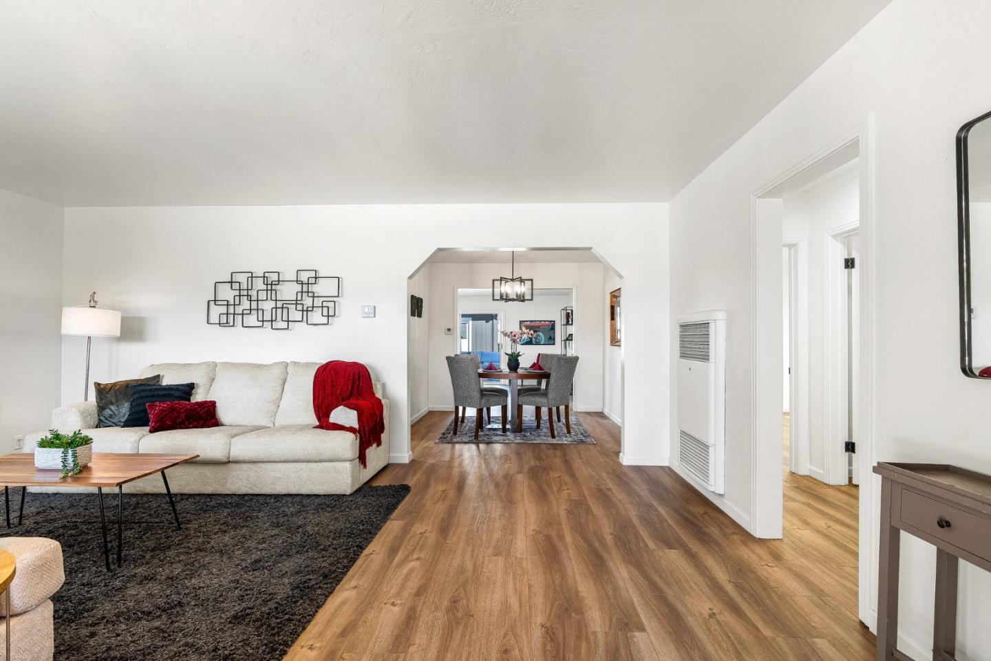 Detail Gallery Image 8 of 41 For 1226 Monroe St, Salinas,  CA 93906 - 3 Beds | 1/1 Baths