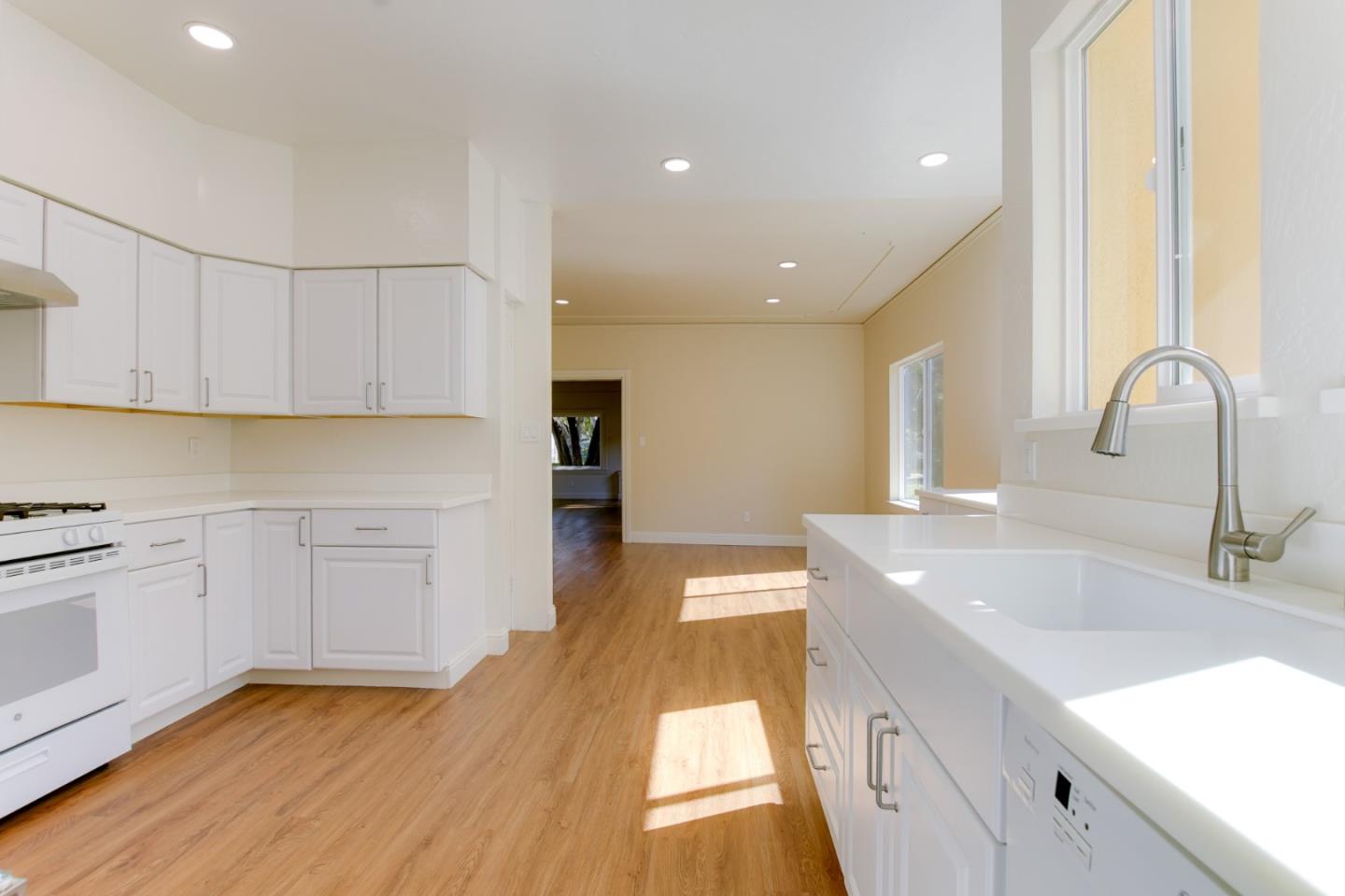 Detail Gallery Image 16 of 46 For 631 S 14th St, San Jose,  CA 95112 - 3 Beds | 2/1 Baths