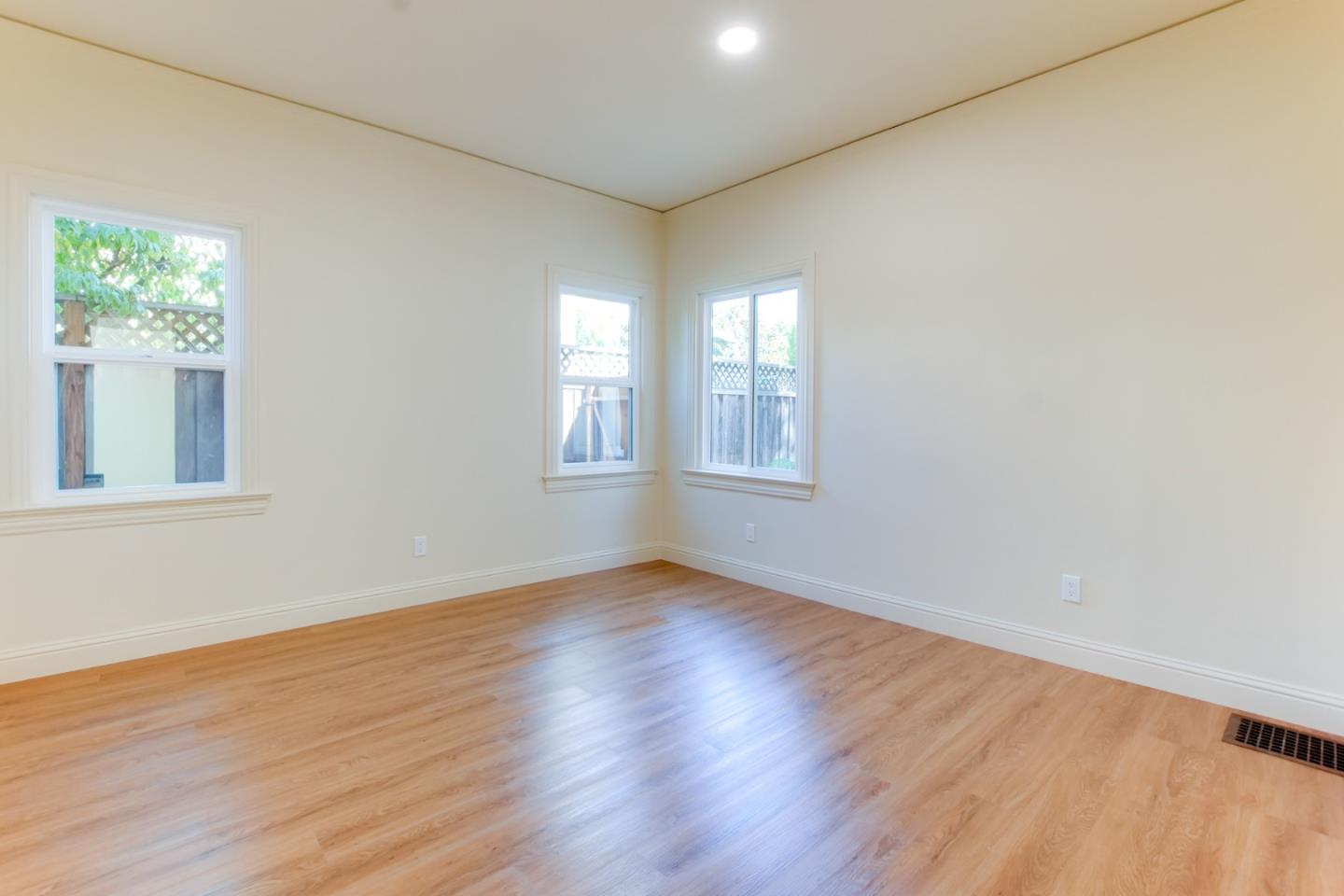 Detail Gallery Image 20 of 46 For 631 S 14th St, San Jose,  CA 95112 - 3 Beds | 2/1 Baths