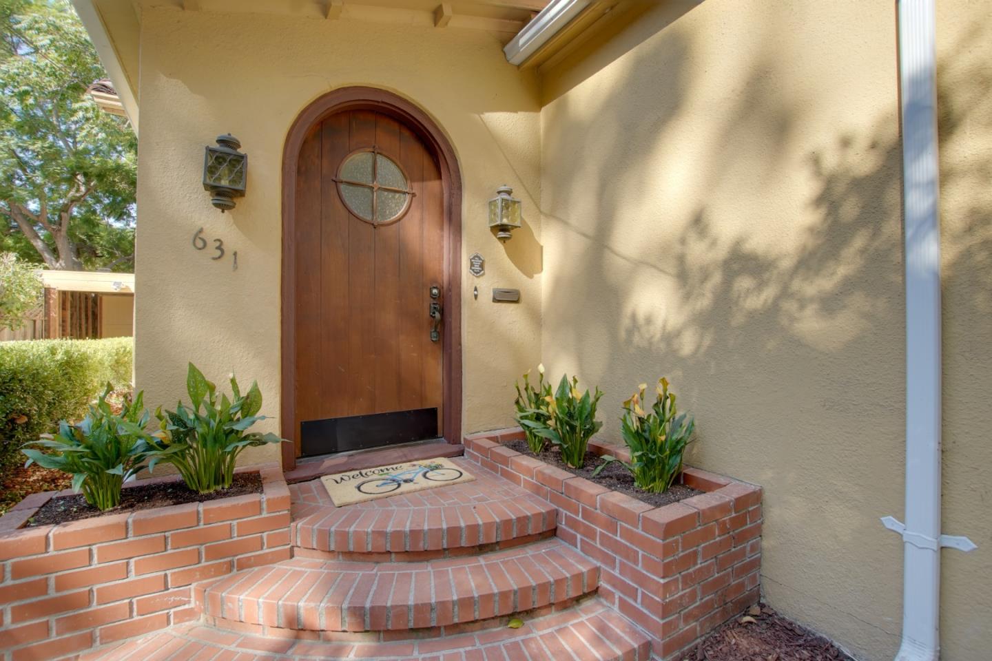 Detail Gallery Image 3 of 46 For 631 S 14th St, San Jose,  CA 95112 - 3 Beds | 2/1 Baths