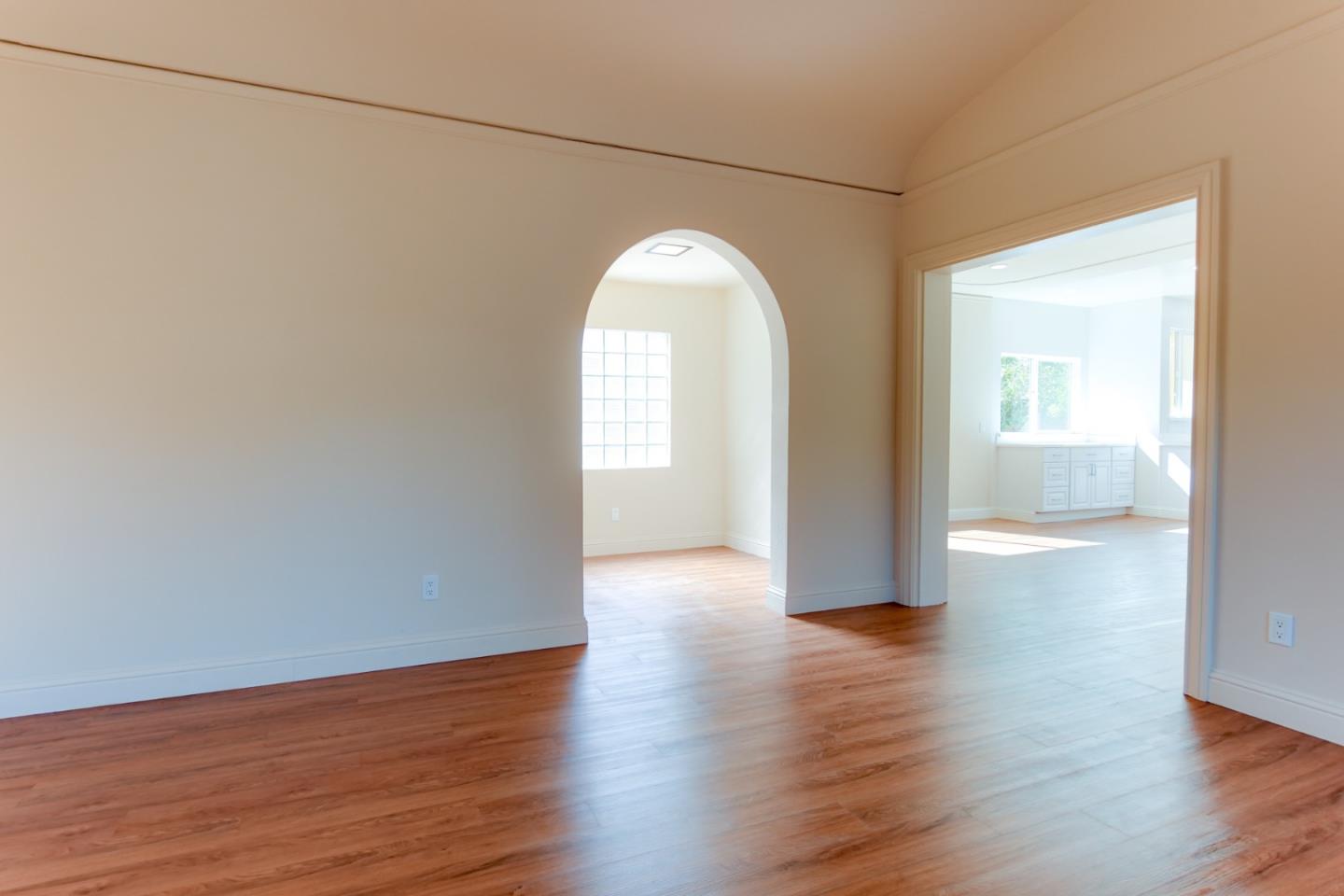 Detail Gallery Image 4 of 46 For 631 S 14th St, San Jose,  CA 95112 - 3 Beds | 2/1 Baths