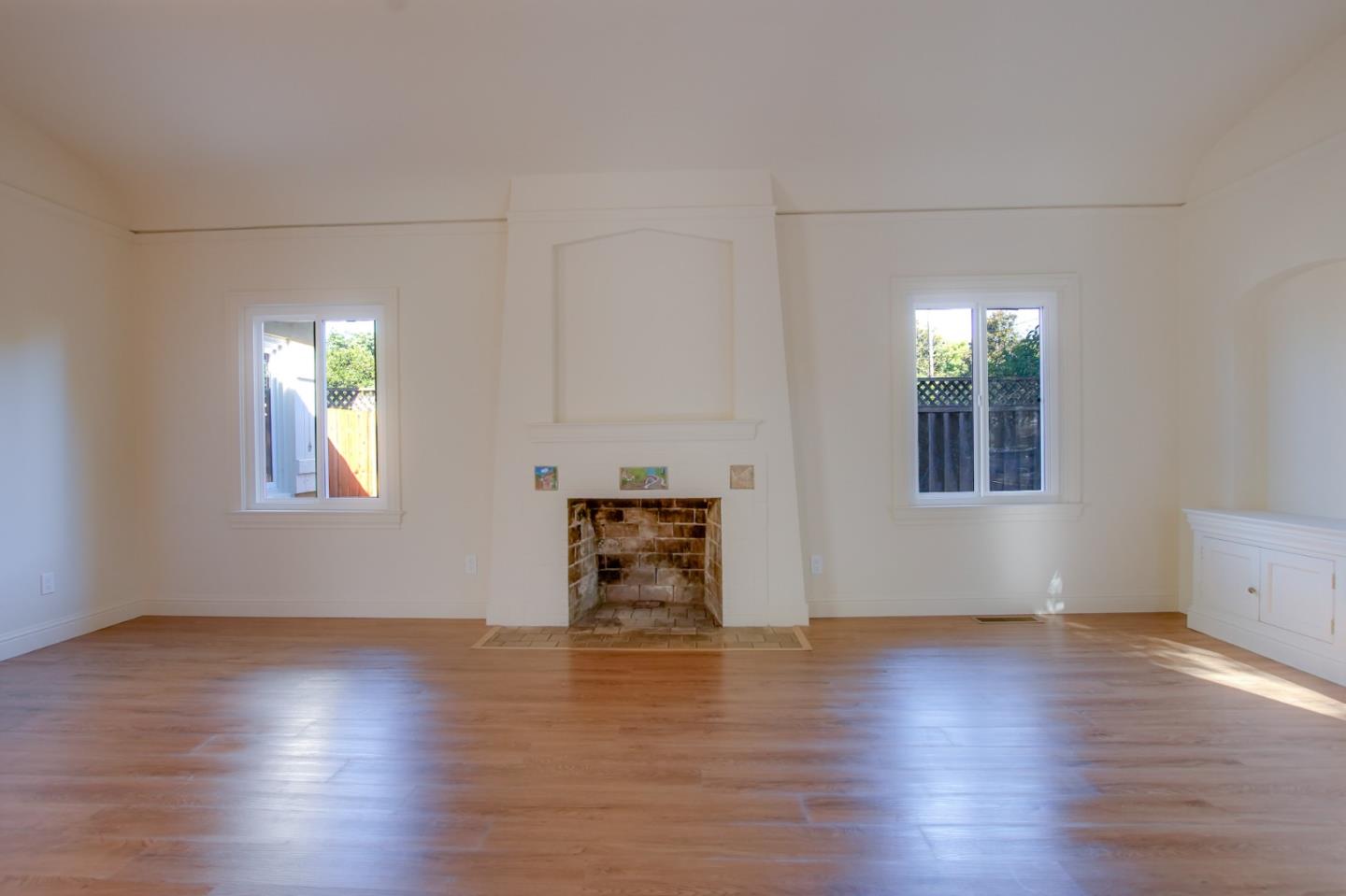 Detail Gallery Image 5 of 46 For 631 S 14th St, San Jose,  CA 95112 - 3 Beds | 2/1 Baths