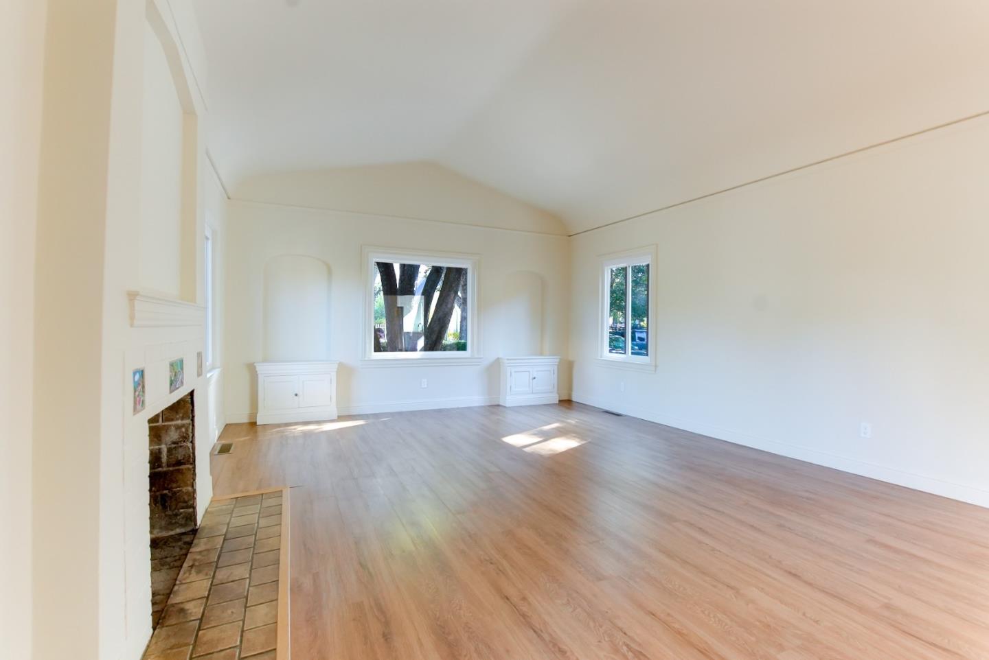 Detail Gallery Image 7 of 46 For 631 S 14th St, San Jose,  CA 95112 - 3 Beds | 2/1 Baths